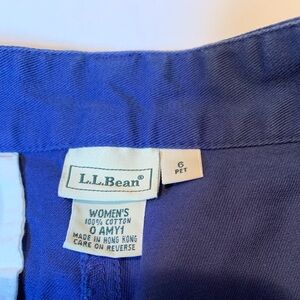 L.L.Bean Women's Blue Cotton Pants with tiny green sailboats. Size 6 petite